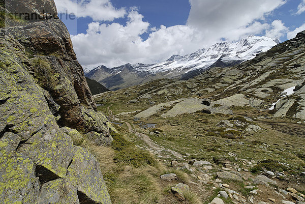 Gran Paradiso Nationalpark zwischen Piemont und Aostatal Italien Grajische Alpen auf der Hochebene dem Plan di Nivolet alter verbindungsweg zum Val Salvaranche