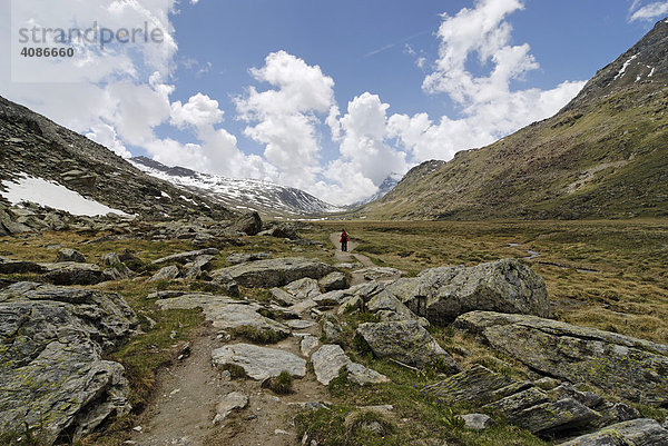 Gran Paradiso Nationalpark zwischen Piemont und Aostatal Italien Grajische Alpen auf der Hochebene dem Plan di Nivolet alter verbindungsweg zum Val Salvaranche