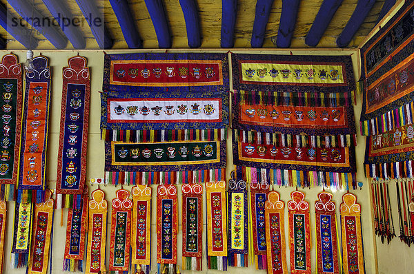 Souveniershop im Drepung Kloster nahe Lhasa  Tibet  Asien