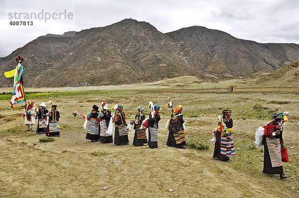 Religiöses Fest nahe Lhasa  Tibet  Asien