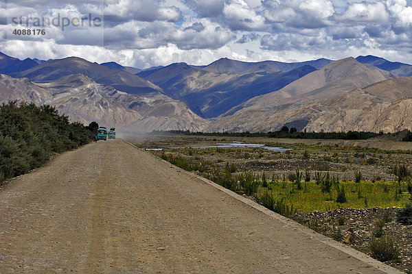 Kahle Berge  Straße nach Gyantse  Tibet