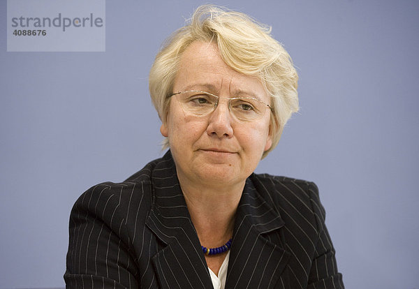 Annette SCHAVAN ( CDU )  Bundesministerin für Bildung und Forschung  in der Bundespressekonferenz. DEUTSCHLAND  BERLIN.