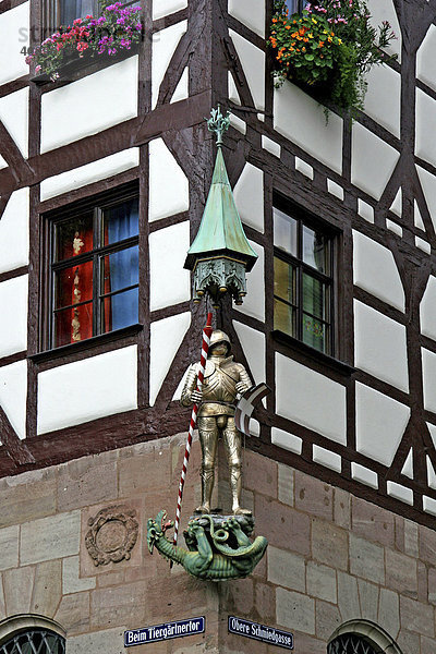 Statue St. Georg mit dem Drachen  Nürnberg  Mittelfranken  Bayern  Deutschland  Europa