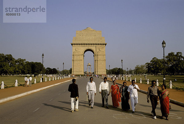 Inder aus Gujarath spazieren vorm India Gate  Neu Dehli  Indien