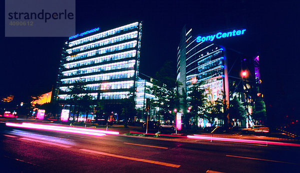 Potsdamer Platz mit Sony Center in Berlin  Deutschland