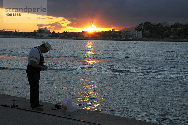 Angler am Hafen  Altea  Costa Blanca  Spanien