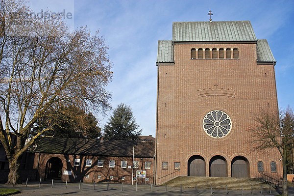Katholische Kirche Christ König  Bochum  NRW  Nordrhein Westfalen  Deutschland