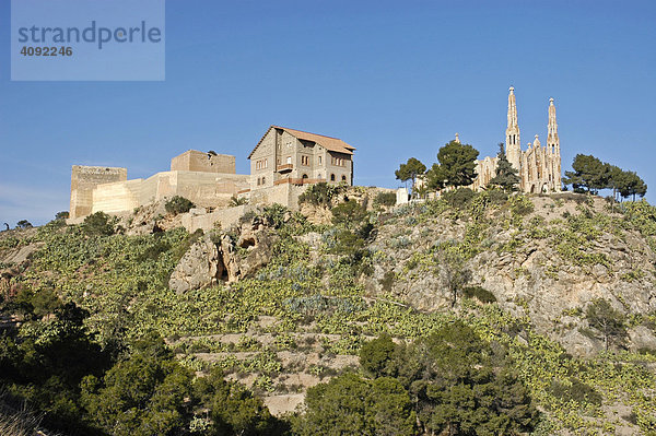 Maurische Festung  castillo de la Mola  Heiligtum der heiligen Maria Magdalena  von Jose Sala Sala  Novelda  Alicante  Costa Blanca  Spanien