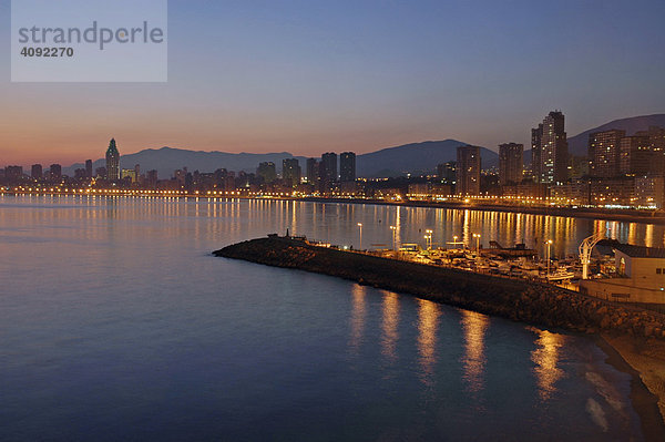 Abendstimmung  Hafen  Playa de Poniente  Benidorm  Costa Blanca  Spanien