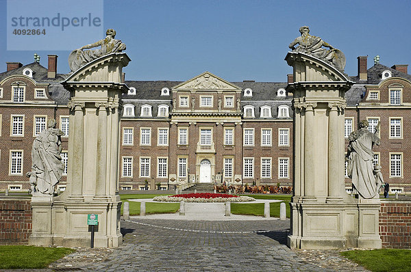 Eingangstor  Schloss Nordkirchen  Münsterland  NRW  Nordrhein Westfalen  Deutschland