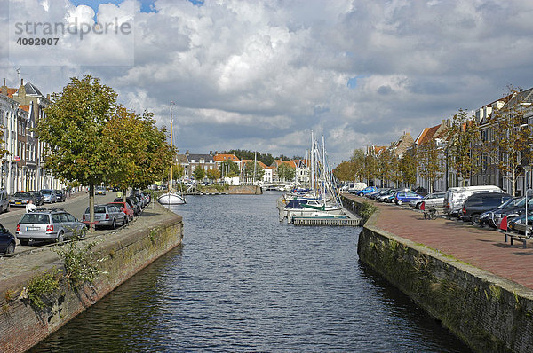 Gracht  Hafen  Middelburg  Zeeland  Holland  Niederlande