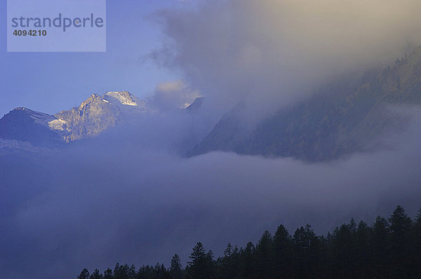 Morgendliche Nebelstimmung im Gran-Paradiso-Nationalpark  Italien