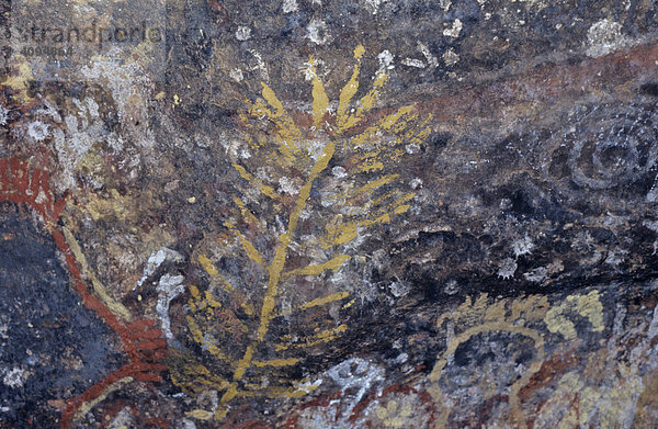Felsmalereien in einer Höhle des Ayers Rock Northern Territory Australien