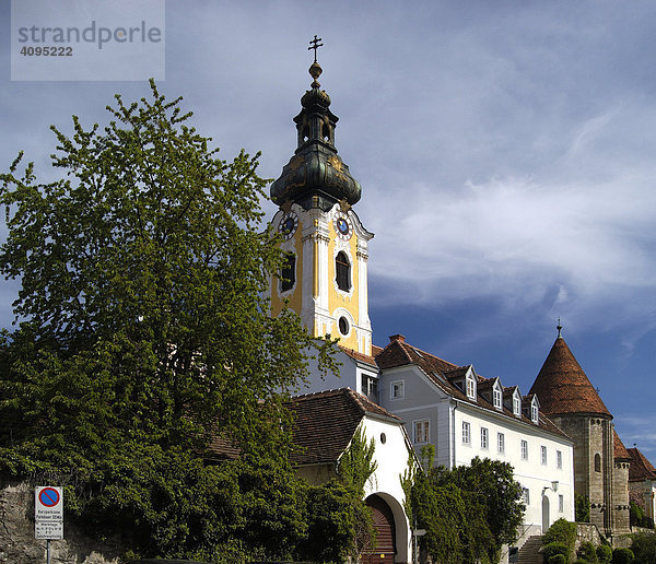 Kirche Pfarrhof und Karner in Hartberg Steiermark Österreich