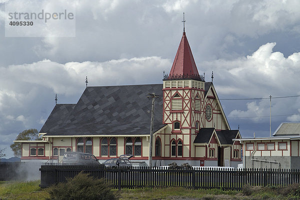 St Faith¥s Anglican Church im Maori Stil gestaltet in Ohinemutu am Ufer des Lake Rotorua Neuseeland