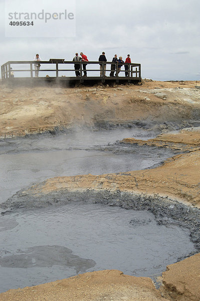 Das Solfatarengebiet beim Bergrücken des N·mafjall kochender Schlamm M_vatn Nordisland Island