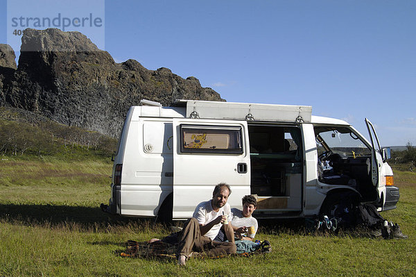 Rastpause am Campingplatz von HÛlmatungur MR Jökuls·rglj_fur Nationalpark Nordisland Island