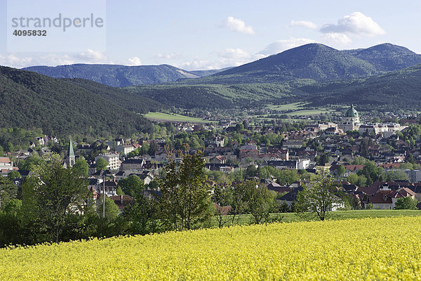 Blick vom Kremesberg auf Berndorf Niederösterreich Österreich