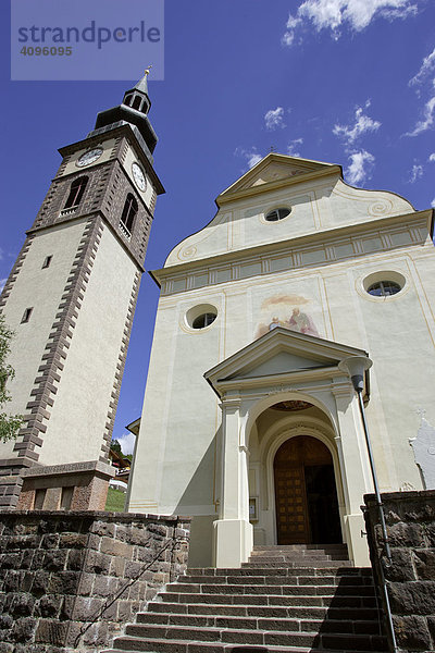 Kirche Sankt Peter und Paul  Sankt Peter oder San Pietro  Villnößtal  Südtirol  Italien