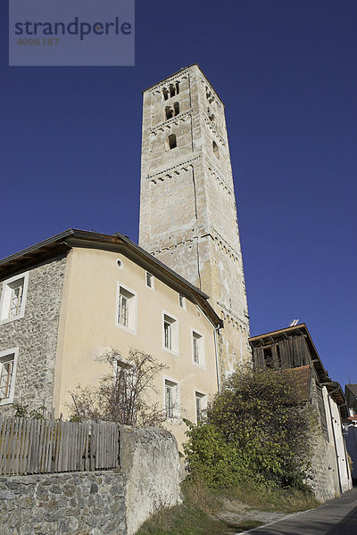 Romanischer Turm von St.Johann  Mals  Obervinschgau  Südtirol  Italien