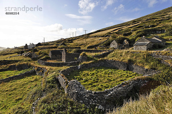 Ruinen von Bauernhäusern  Slea Head  Dingle Halbinsel  Kerry  Irland