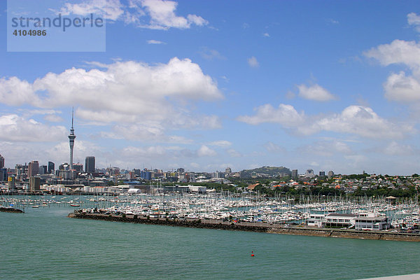 Blick auf Auckland und Yachthafen  Nordinsel  Neuseeland