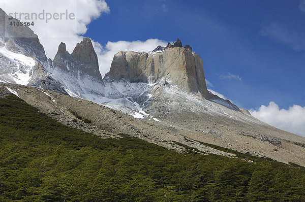 Cuernos del Paine vom Valle del Frances aus gesehen  Nationalpark Torres del Paine  Patagonien  Chile