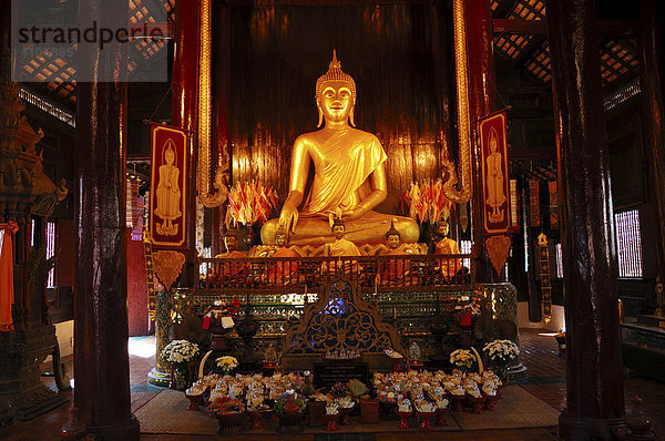 Buddhaskulptur  Wat Phan Tao  Chiang Mai  Thailand