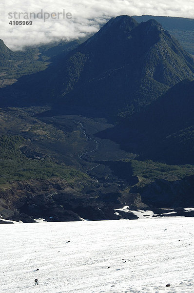 Hügelumgebung vom Vulkan Villarrica aus gesehen  Pucon  Patagonien  Chile