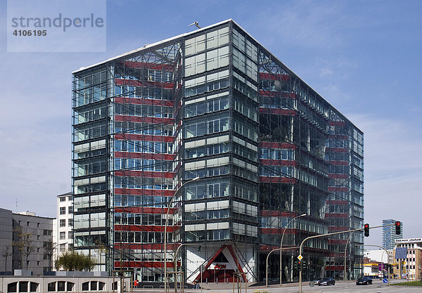 Doppel-X-Hochhaus  preisgekröntes Bürogebäude der Architekten Bothe  Richter  Teherani im Heidenkampsweg  Hamburg  Deutschland