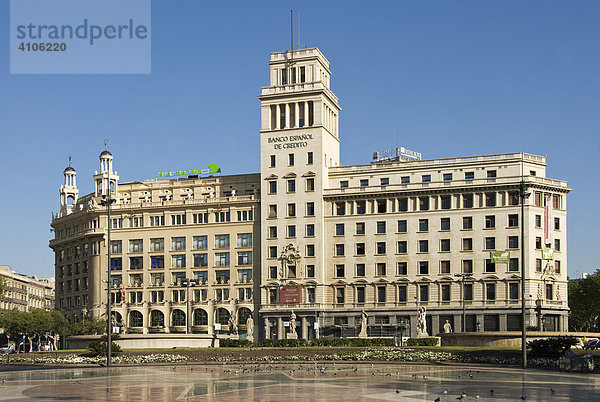 Gebäude der Banco Espanol de Credito an der Placa de Catalunya  Stadteil Eixample  Barcelona  Spanien  Europa