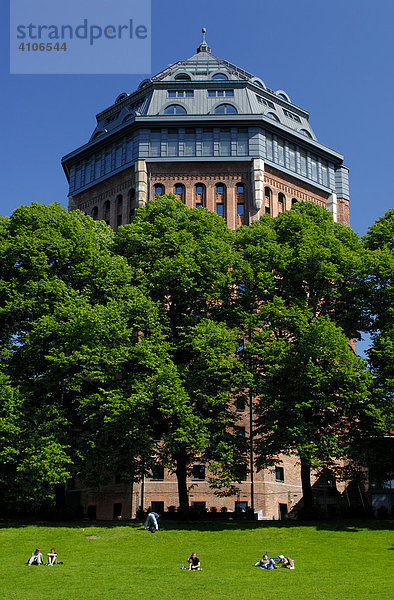 Hotel Mövenpick und Schanzenpark in Hamburg  Deutschland