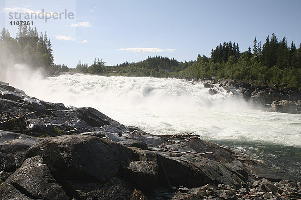 Wasserfall  Stromschnellen Norwegen