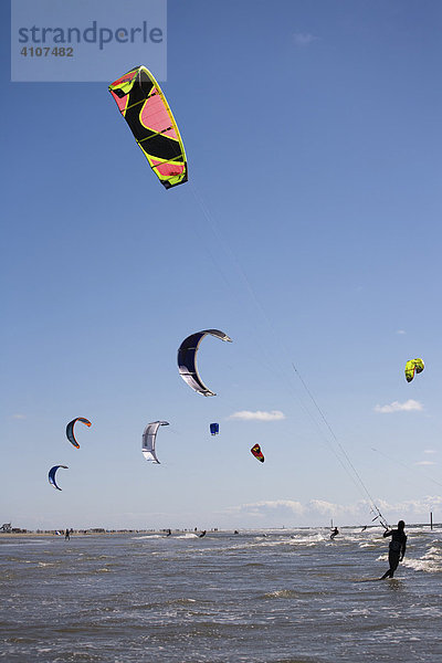 Kitesurf Trophy 2007  St Peter Ording  Schleswig-Holstein  Nordfriesland  Nordsee  Deutschland  Europa