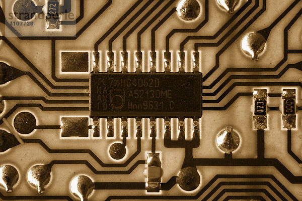 Microchip auf einer Platine