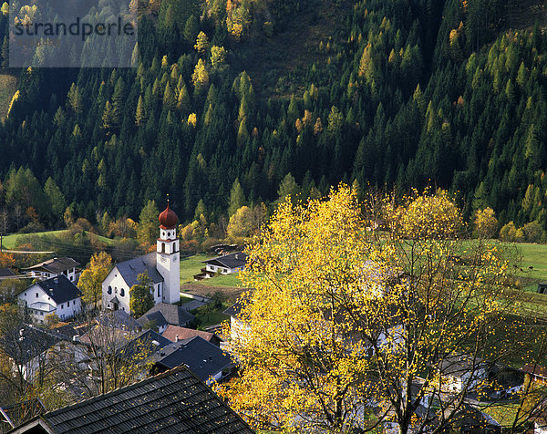 Pfarrkirche St. Gotthard  von 1737  Jerzens  Pitztal  Tirol  Österreich  Europa