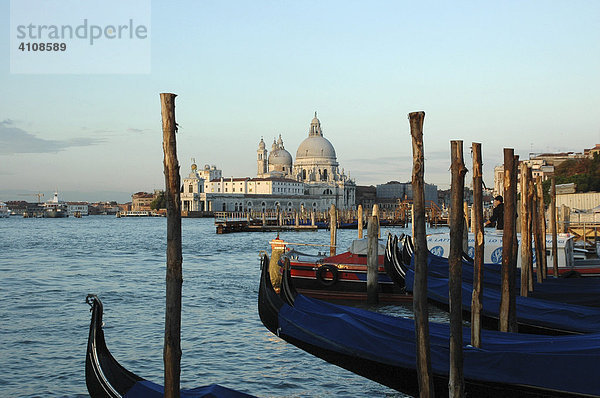 Gondeln  Venedig  Venetien  Italien  Europa