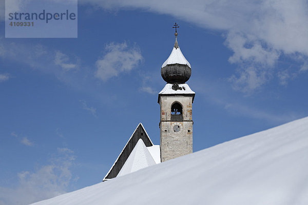 Die Nöringer Bergkirche im Winter in den Nockbergen  Kärnten  Österreich
