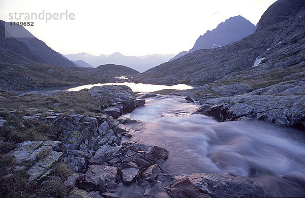 Gradenbach in der Morgendämmerung  Nationalpark Hohe Tauern  Kärnten  Österreich