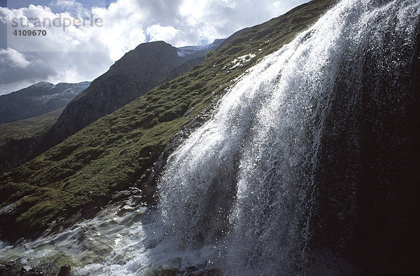 Wasserfall des Torbaches im Pöllatal  Hohe Tauern  Kärnten  Österreich