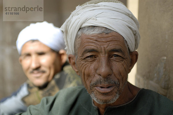 Alter Araber lächelt  Tempel Karnak  Luxor  Ägypten