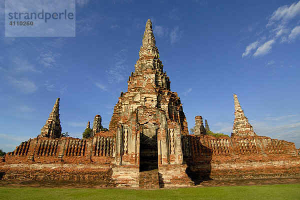 Tempel mit Türmen  Wat Chai Wattanaram  Ayutthaya  Thailand  Asien