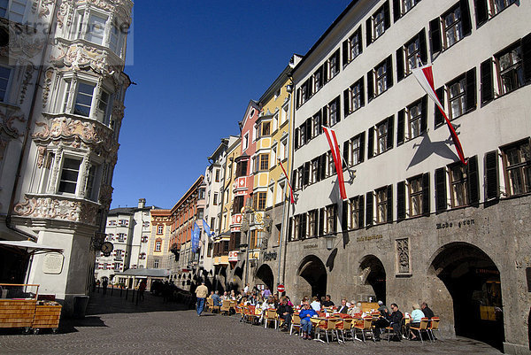 Herzog-Friedrich-Straße  Häuserzeile  Gasse  Altstadt  Innsbruck  Inntal  Tirol  Österreich  Europa