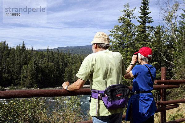 Touristen im Wells Gray Provincial Park  British Columbia  Kanada