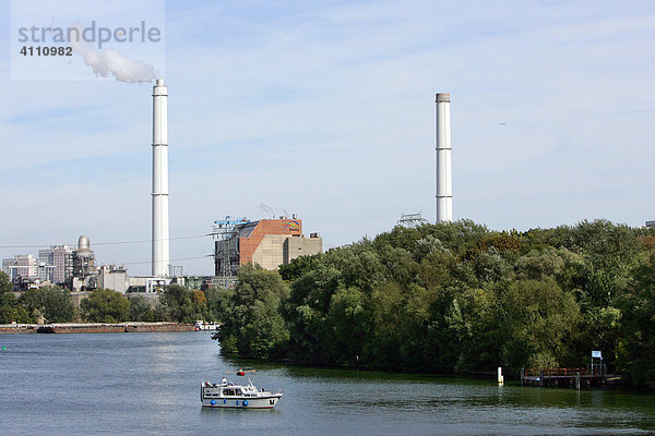 Bewag Heizkraftwerk an der Berliner Spree  Deutschland