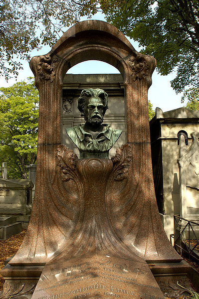 Friedhof Montmartre. Grab von Emile Zola  Paris  Ile-de-France  Frankreich
