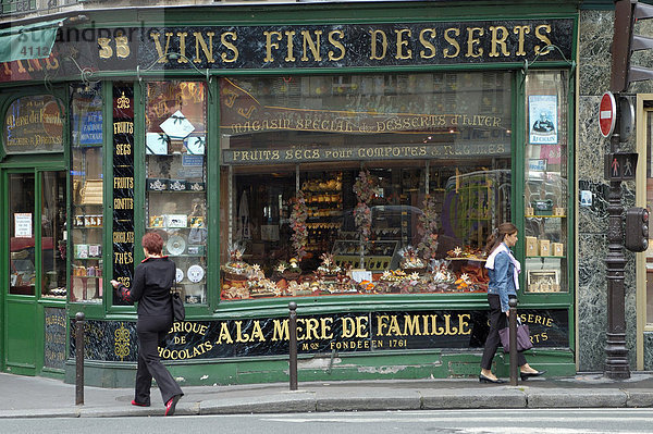 Confiserie a la mere de Famille  alter Delikatessen-Laden  Schaufenster  Rue du Faubourg Montmartre  Paris  Ile-de-France  Frankreich