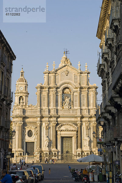 Piazza del Duomo  Dom  Westwerk (westliche Fassade)  Catania  Sizilien  Italien
