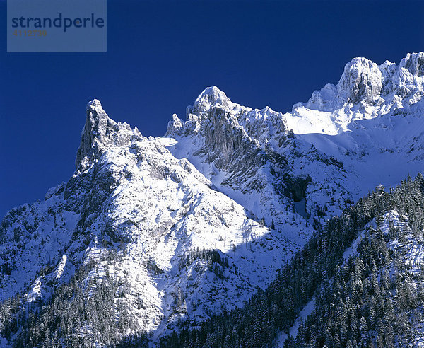 Mittenwald  Viererspitze  Karwendelköpfe  Karwendelgebirge  Oberbayern  Deutschland