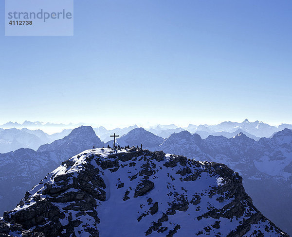 Gipfel des Hochvogel  Gipfelkreuz  Allgäuer Alpen  Oberbayern  Deutschland  Luftbild